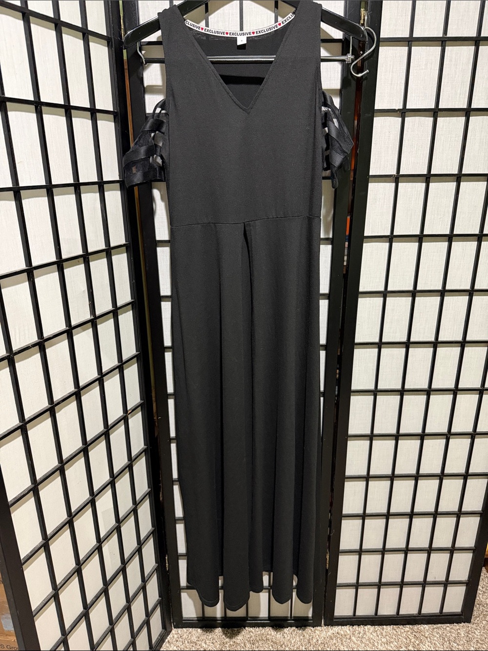Cold-Shoulder Black Maxi Dress with off Shoulder Sleeves Small Split front Goth